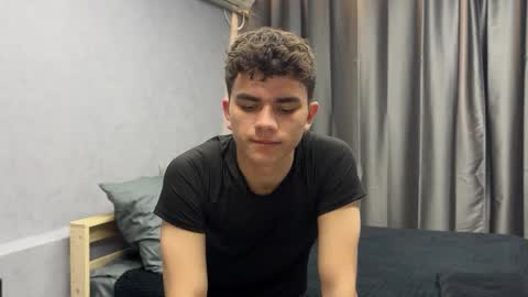 Snapshot of maxwoolf chatting on May 2026 04:14:02 PM Max online show from May 2026 04:14:02 PM