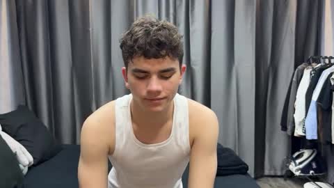 Snapshot of maxwoolf chatting on May 2026 04:25:02 PM Max online show from May 2026 04:25:02 PM