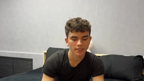 Snapshot of maxwoolf chatting on May 2026 04:45:02 PM Max online show from May 2026 04:45:02 PM
