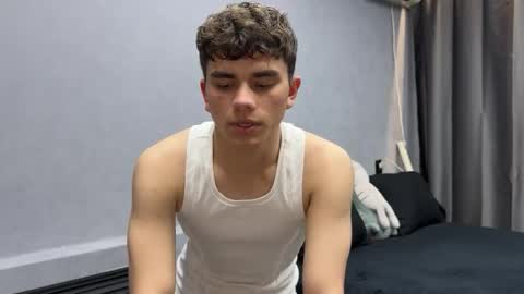 Snapshot of maxwoolf chatting on May 2026 01:51:01 PM Max online show from May 2026 01:51:01 PM