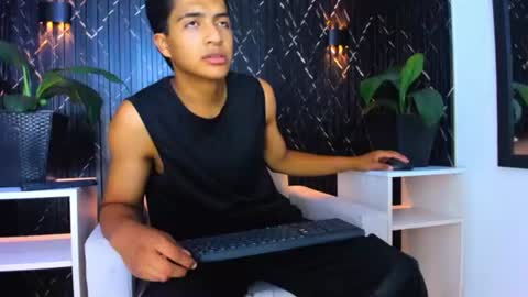Max Wyatt online show from July 2026 07:16:01 PM