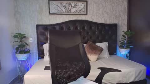 Maxxi online show from November 2025 04:45:02 AM