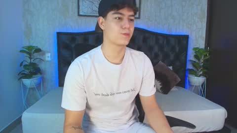 Maxxi online show from November 2025 01:09:02 AM