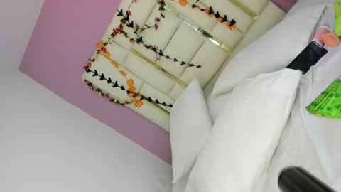 Valentina online show from October 2025 07:15:02 PM