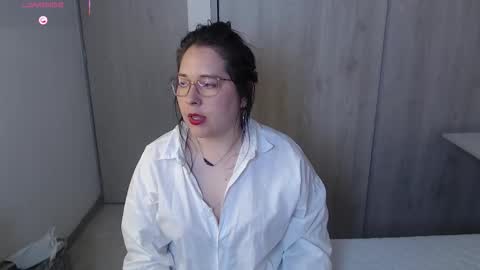 Snapshot of may_bloom chatting on October 2025 02:32:01 AM May online show from October 2025 02:32:01 AM