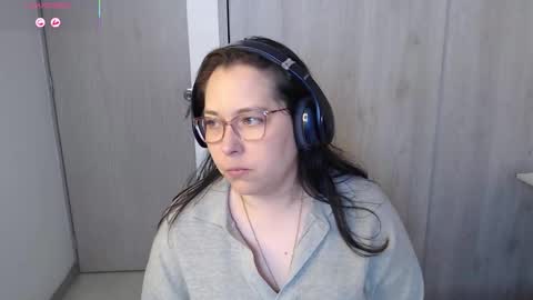 Snapshot of may_bloom chatting on October 2025 08:20:02 PM May online show from October 2025 08:20:02 PM