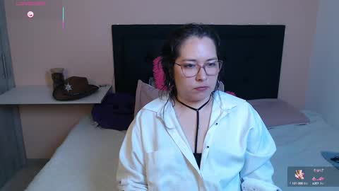 Snapshot of may_bloom chatting on October 2025 03:07:02 AM May online show from October 2025 03:07:02 AM