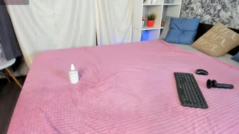 Leila online show from April 2026 12:42:01 PM