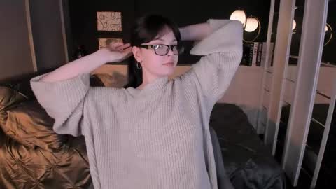 Snapshot of maya___muse chatting on May 2026 01:50:02 PM Maya online show from May 2026 01:50:02 PM