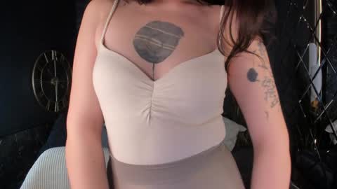 Snapshot of maya___muse chatting on May 2026 02:44:02 PM Maya online show from May 2026 02:44:02 PM