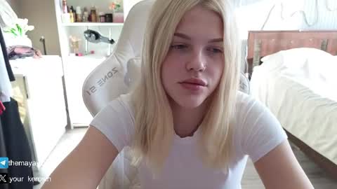 Snapshot of maya_blonde18 chatting on July 2026 03:35:02 AM Maya online show from July 2026 03:35:02 AM
