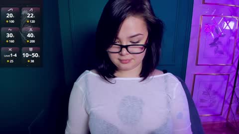 Woman online show from December 2024 05:12:01 PM