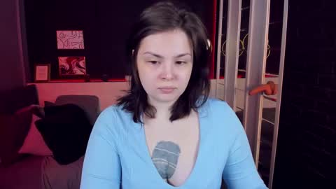 Woman online show from March 2025 02:02:02 PM