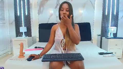 Snapshot of mayabaker chatting on December 2025 09:35:01 PM M A Y A B A K E R online show from December 2025 09:35:01 PM