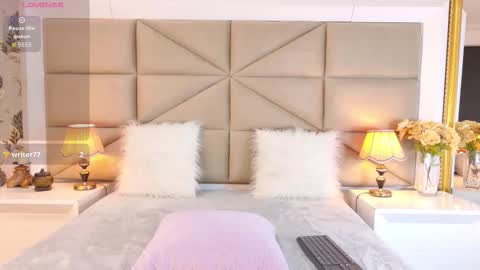 mayadeluca_ online show from October 2025 09:04:02 PM