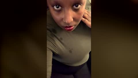 Snapshot of mayafarah chatting on April 2026 03:01:02 AM mayafarah online show from April 2026 03:01:02 AM