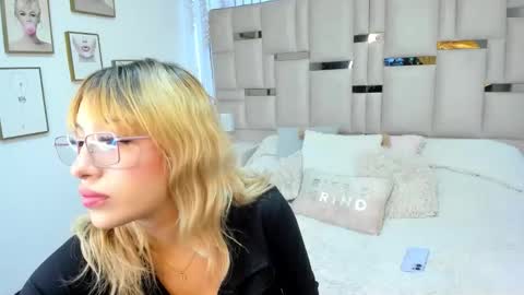 Mayajhons online show from February 2026 11:55:01 AM