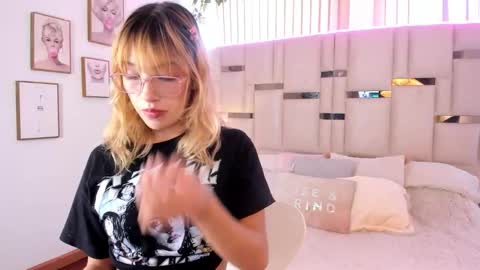 Mayajhons online show from March 2026 11:49:01 AM