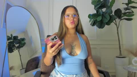 mayalee_ online show from May 2026 03:24:02 AM