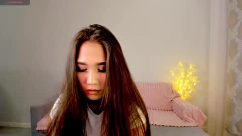 Mia online show from February 2026 01:16:01 PM