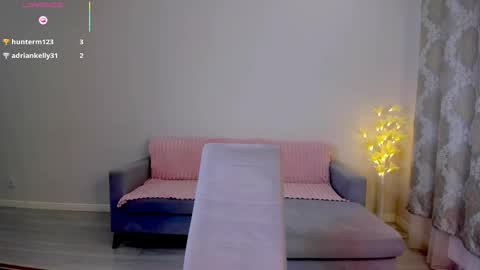 Mia online show from February 2026 02:03:01 PM