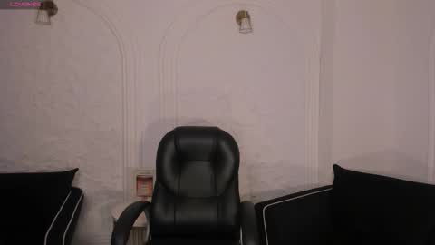 Snapshot of mayamoretti chatting on December 2025 03:12:02 AM Maya online show from December 2025 03:12:02 AM