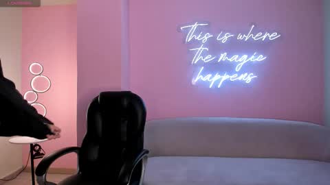 Maya online show from March 2026 05:02:02 AM