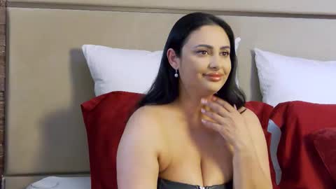 Maya online show from February 2026 10:05:02 PM