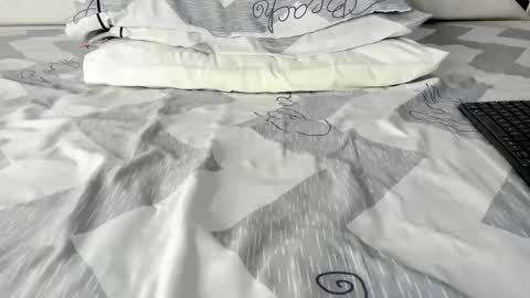 Snapshot of maybelline_666 chatting on October 2025 11:23:01 PM Maybelline69 online show from October 2025 11:23:01 PM