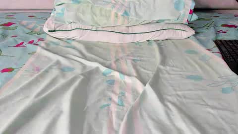 Snapshot of maybelline_666 chatting on November 2025 09:51:02 AM Maybelline69 online show from November 2025 09:51:02 AM