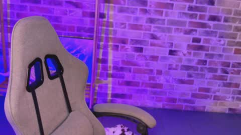 maybloom_ online show from April 2026 02:24:01 PM