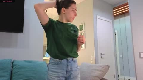 My name Casey  online show from September 2025 04:06:01 AM