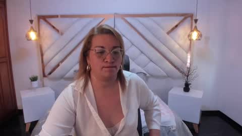 Mailyn online show from March 2025 03:37:01 PM