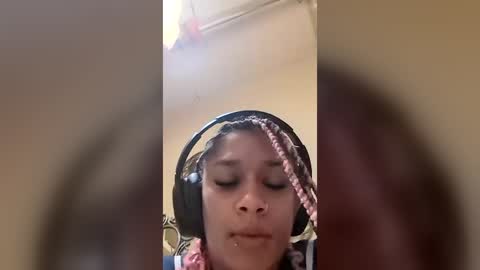 Snapshot of maylovekai7 chatting on July 2026 08:18:02 AM maylovekai7 online show from July 2026 08:18:02 AM
