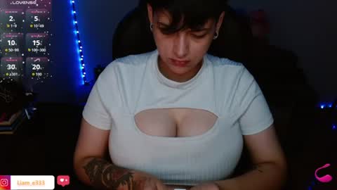 Snapshot of maylyy_kan chatting on August 2026 03:17:02 AM Mayle kan online show from August 2026 03:17:02 AM