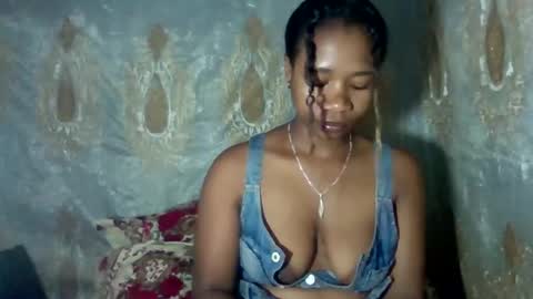 Snapshot of mayrah5 chatting on February 2026 05:47:02 AM mayrah online show from February 2026 05:47:02 AM