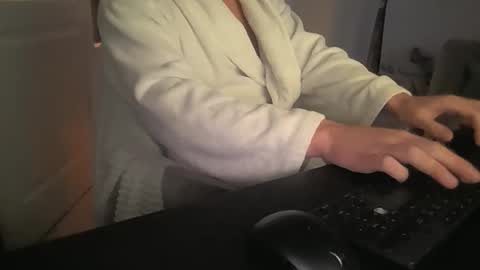 mbryni online show from November 2025 11:01:02 AM