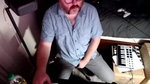 Snapshot of mcdarren chatting on December 2025 04:32:01 AM Darren online show from December 2025 04:32:01 AM