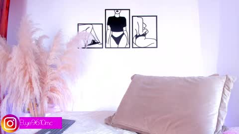 Ellie online show from April 2026 10:05:02 PM