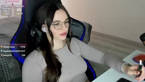 mcfly_11 online show from March 2025 09:02:01 AM