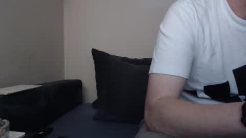 Snapshot of mcmike_es chatting on October 2025 11:55:02 AM Mike online show from October 2025 11:55:02 AM