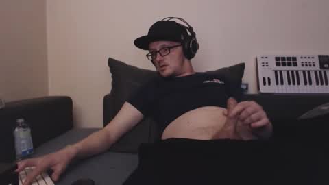 Snapshot of mcmike_es chatting on November 2025 08:02:02 AM Mike online show from November 2025 08:02:02 AM