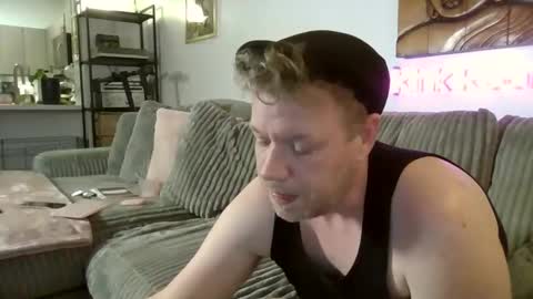 Snapshot of me2283 chatting on February 2025 01:48:02 AM me2283 online show from February 2025 01:48:02 AM