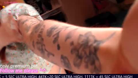 Hanna online show from November 2025 02:03:01 AM