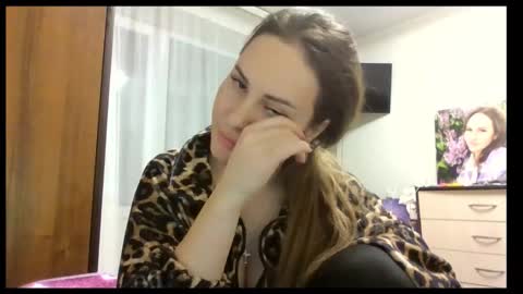 Snapshot of meadoweyes_ chatting on November 2025 04:33:01 PM meadoweyes_ online show from November 2025 04:33:01 PM