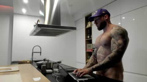 Snapshot of mealphamale chatting on June 2026 03:00:01 PM Alpha Male online show from June 2026 03:00:01 PM