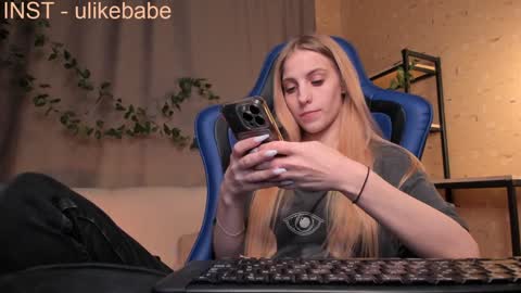 Anna online show from December 2024 10:06:02 AM