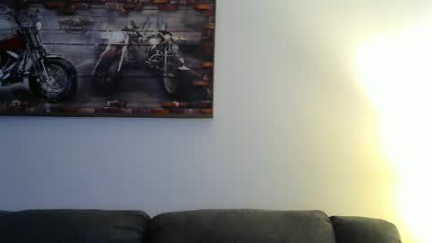 Snapshot of meathome3 chatting on January 2025 01:52:01 PM me at home online show from January 2025 01:52:01 PM