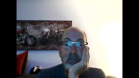 Snapshot of meathome3 chatting on October 2025 03:26:02 AM me at home online show from October 2025 03:26:02 AM