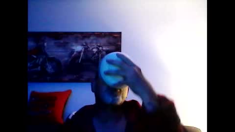 Snapshot of meathome3 chatting on October 2025 10:05:01 AM me at home online show from October 2025 10:05:01 AM